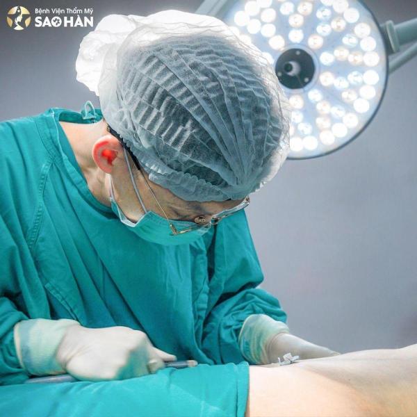 Xử lý tai biến sau hút mỡ - 1/3